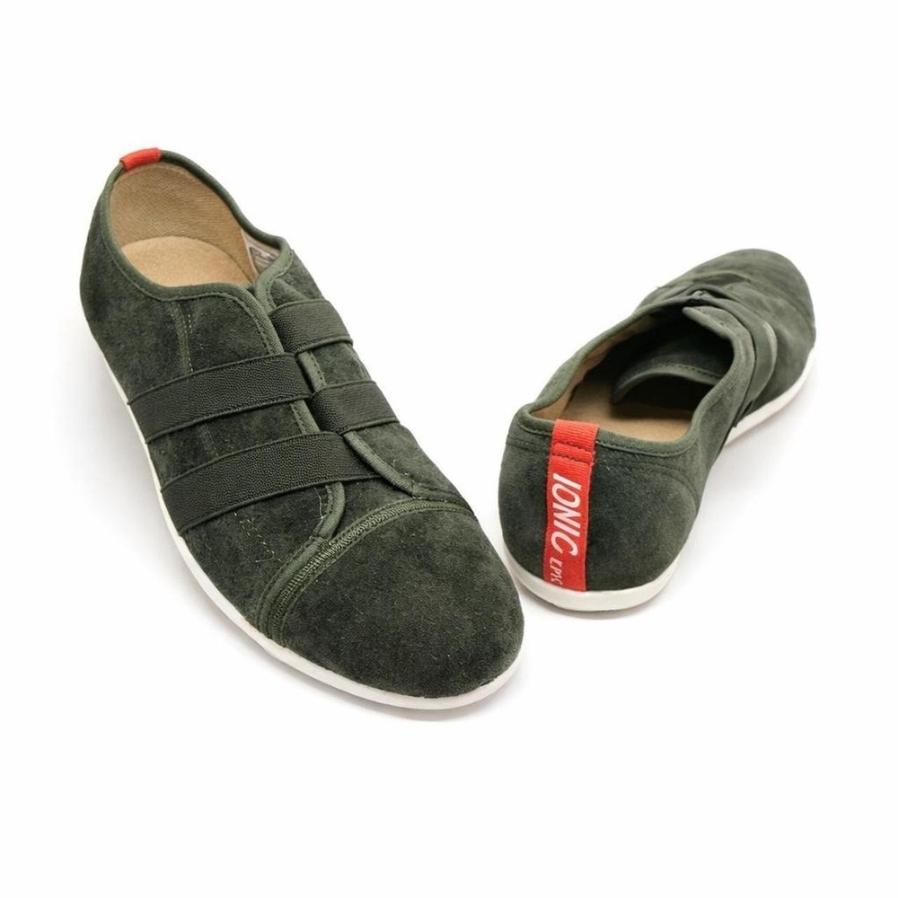 Ionic Epic Rover Shoes Green Velvet Slip On Lightweigh Size 8 Womens Vegan